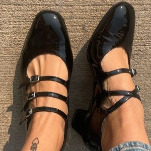 Carel Paris 37.5 pumps in black with three straps, used, excellent condition